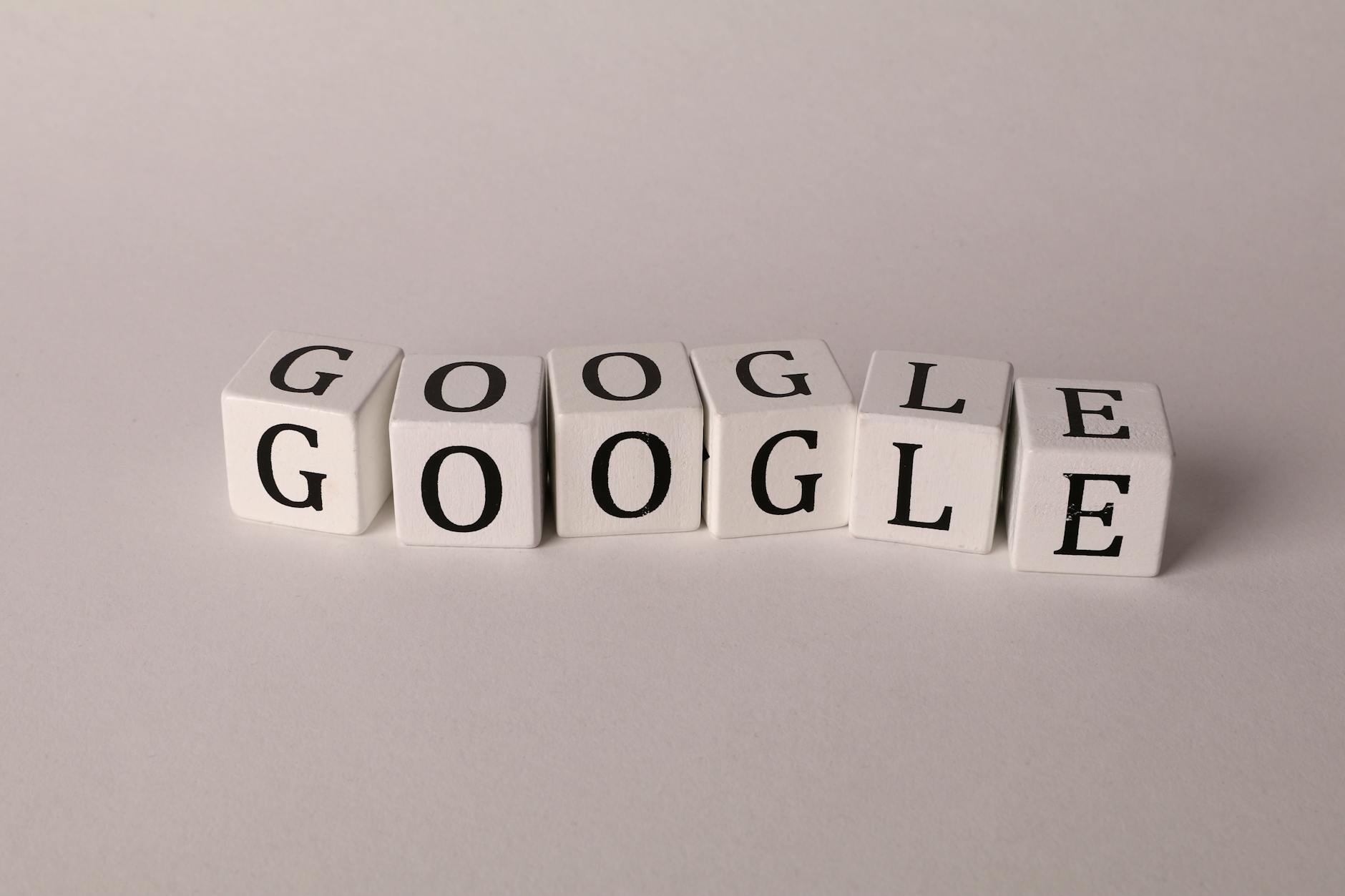 Tampilan antarmuka plugin SEO WordPress yang memudahkan optimasi konten dan analisis kata kunci.