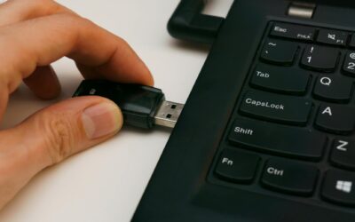 Ilustrasi plugin AMP mempercepat loading situs web di perangkat seluler untuk pengalaman mobile optimal